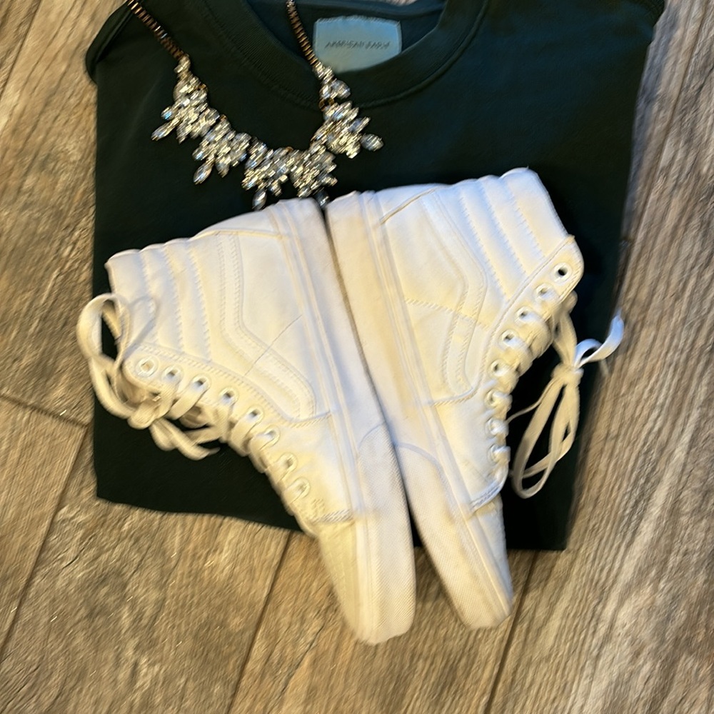 KICK IT with these Hi top Vans